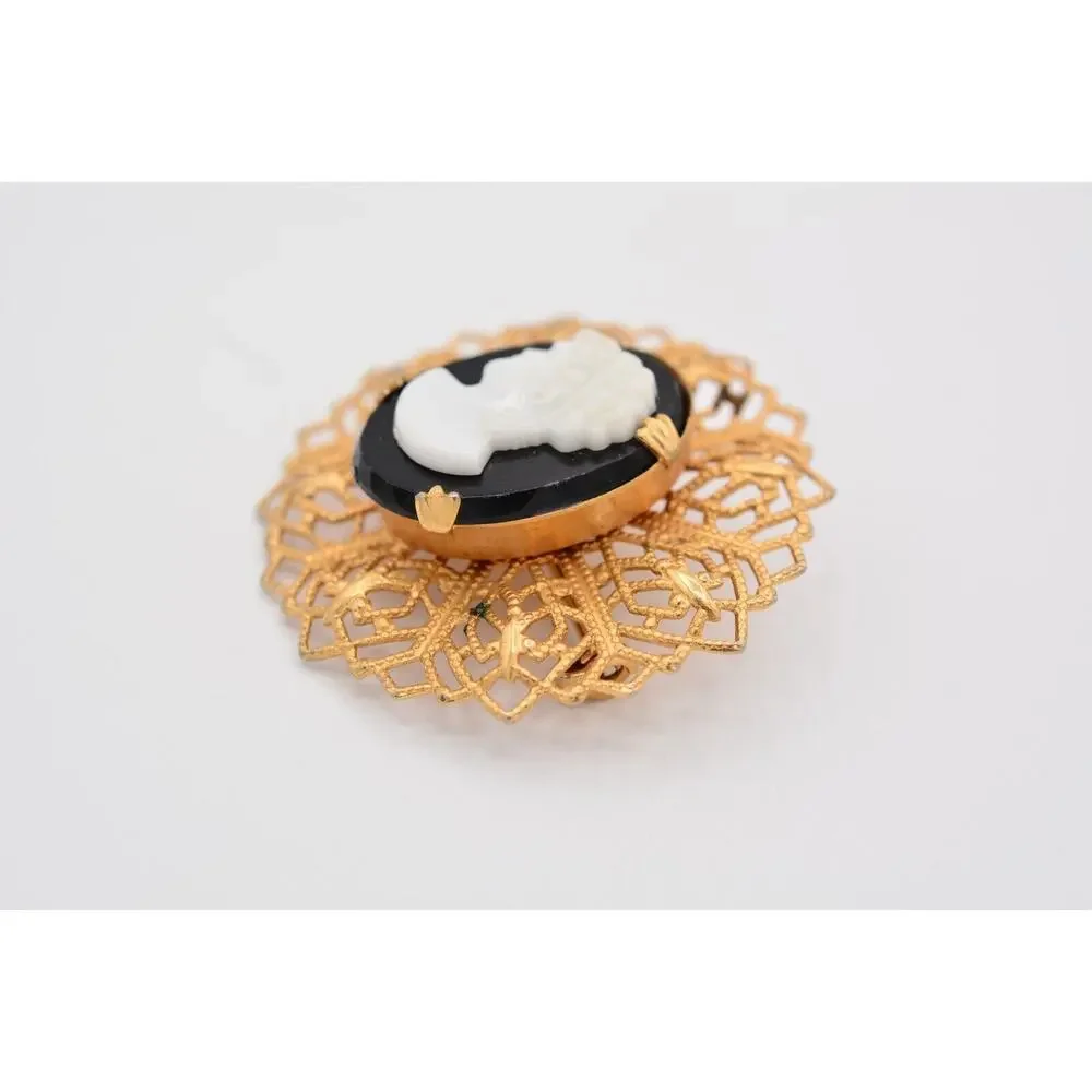 Vintage Cameo Pin Brooch Black White Textured Gold Tone Oval Round 1980s BinAT
